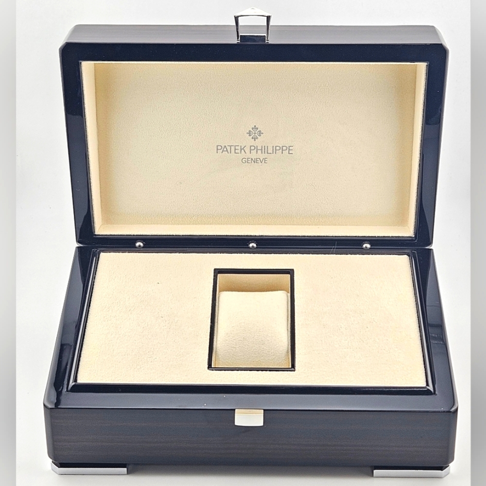 Patek Philippe brown wooden watch box with cover cloth
